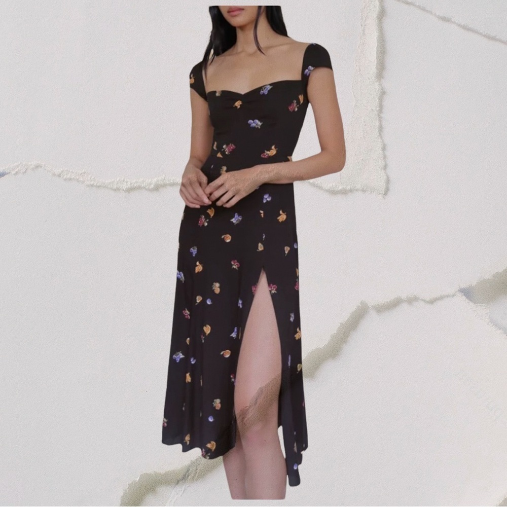 Elegant Black Floral Dress - Picture 2 of 4
